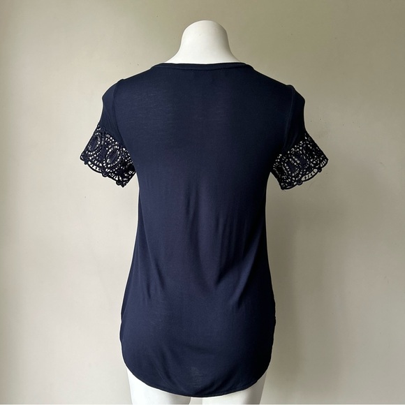 🌼 LOFT Crochet Lace Trim Top in Navy, XS - Picture 6 of 7